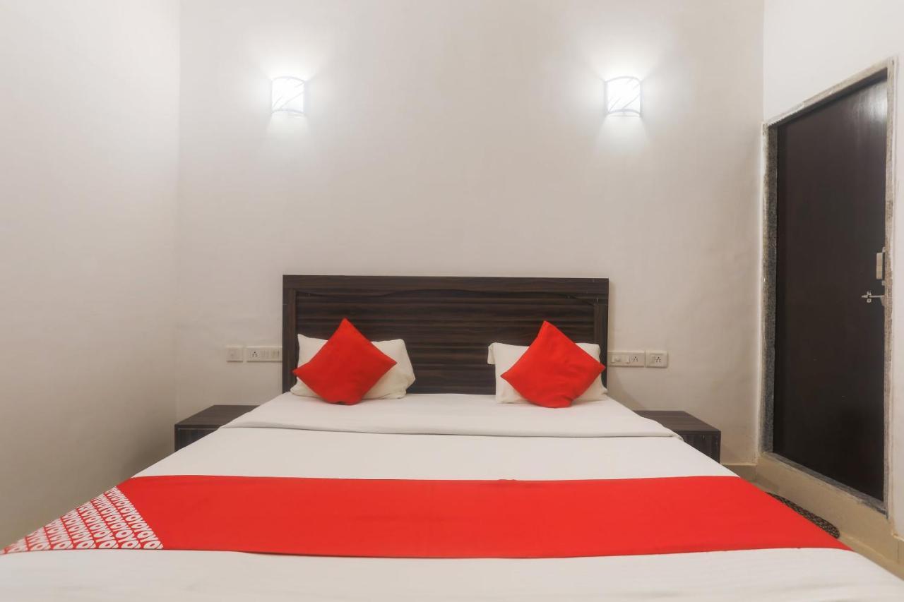 Oyo 45552 Central Hotel Khajurāho Dış mekan fotoğraf